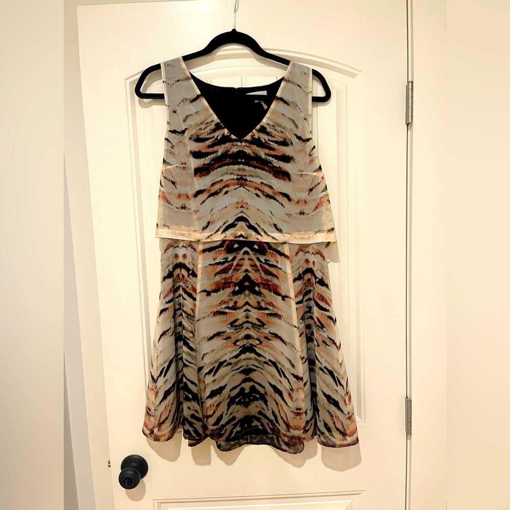 New 1State chiffon v-neck mini dress, size large